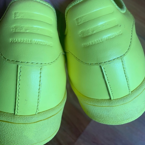 Pharrell Adidas Like New - Picture 5 of 8